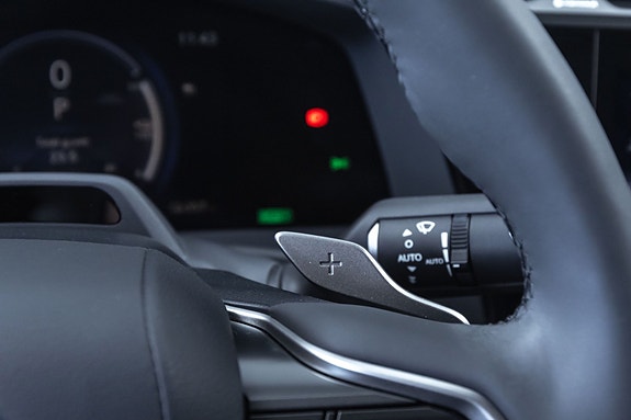 Lexus RZ450e 13 of 30