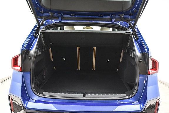 BMW iX1 4 of 5