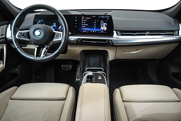 BMW iX1 5 of 5