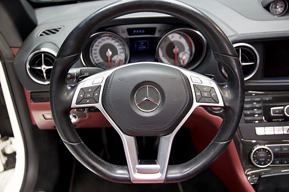Mercedes-Benz SL500 15 of 21
