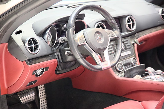 Mercedes-Benz SL500 14 of 21