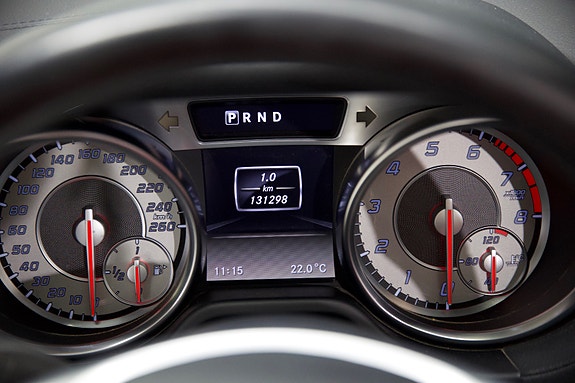 Mercedes-Benz SL500 16 of 21