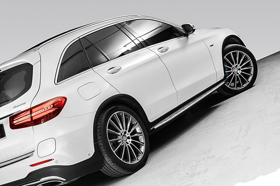 Mercedes-Benz GLC350 e 4 of 30