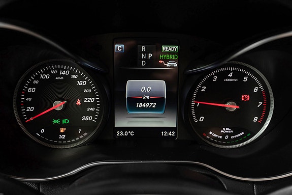 Mercedes-Benz GLC350 e 24 of 30