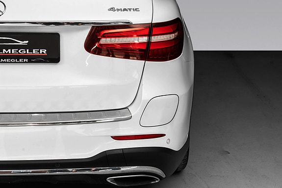 Mercedes-Benz GLC350 e 10 of 30