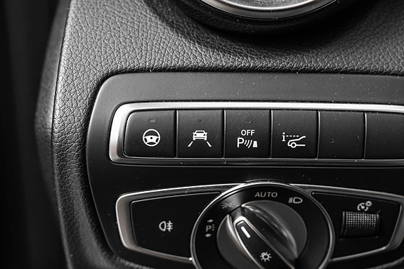 Mercedes-Benz GLC350 e 24 of 30
