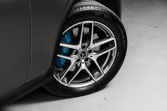 Mercedes-Benz GLC350 e 11 of 30
