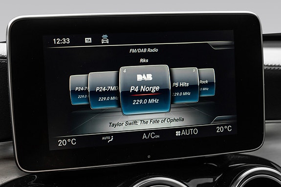Mercedes-Benz GLC350 e 28 of 30