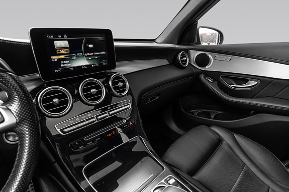 Mercedes-Benz GLC350 e 25 of 30