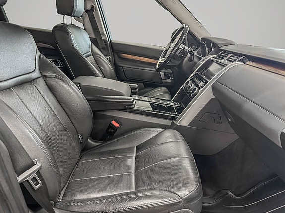 Land Rover Discovery 24 of 30