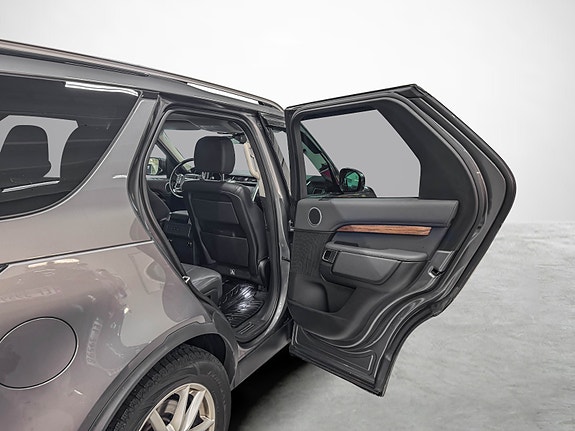 Land Rover Discovery 29 of 30
