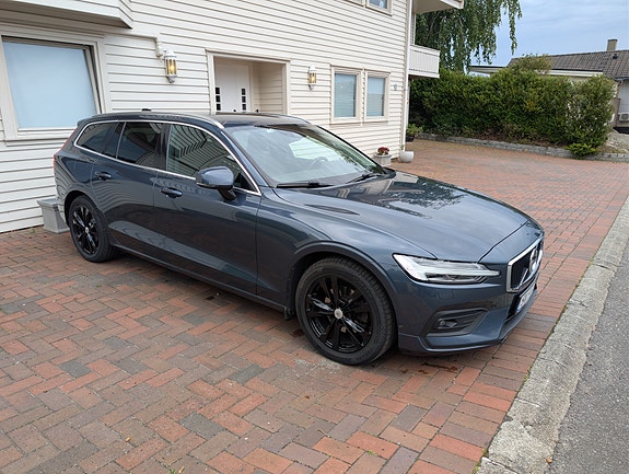 Volvo V60 2 of 5