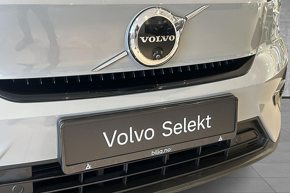 Volvo XC40 3 of 5