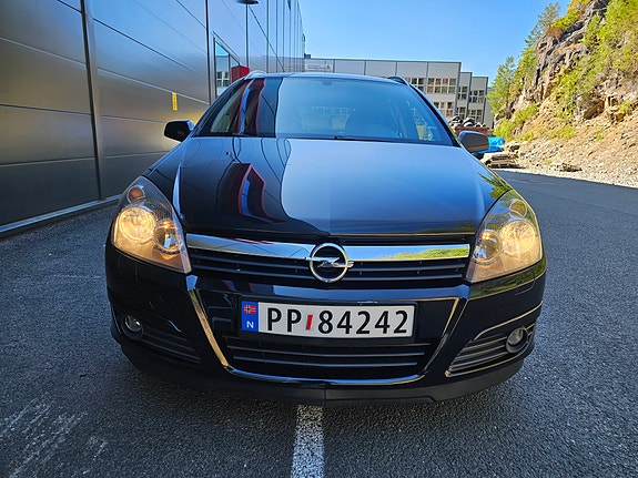 Opel Astra 2 of 5