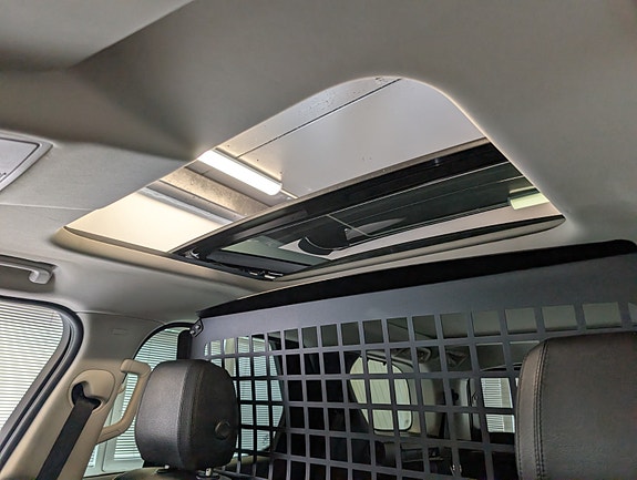 Land Rover Discovery 26 of 30