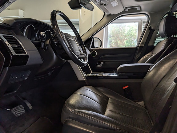 Land Rover Discovery 23 of 30