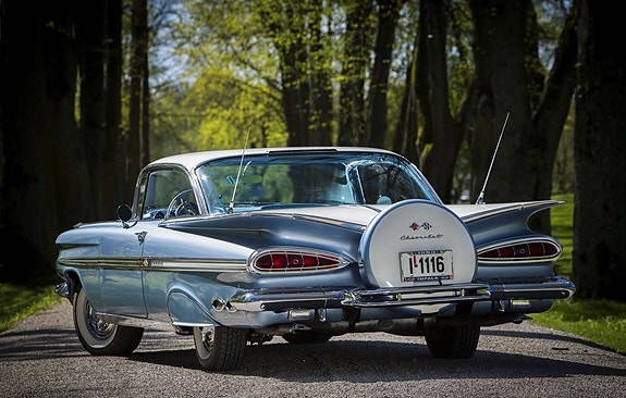 Chevrolet Impala 4 of 5