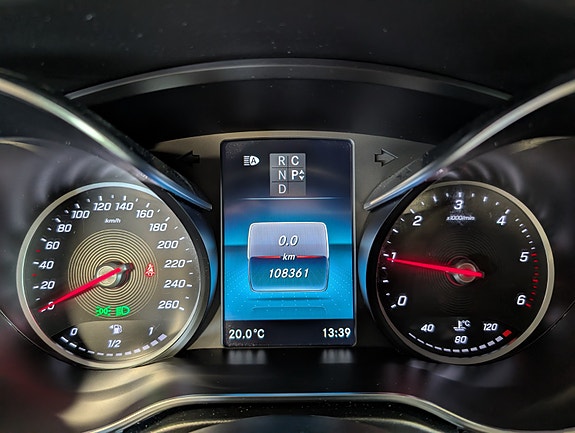 Mercedes-Benz V300 d 28 of 30