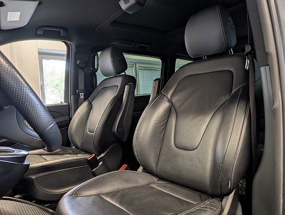 Mercedes-Benz V300 d 19 of 30