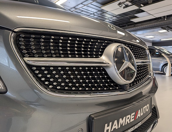 Mercedes-Benz V300 d 9 of 30