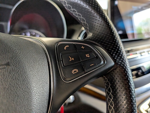 Mercedes-Benz V300 d 26 of 30