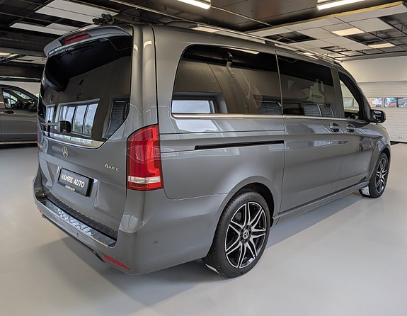 Mercedes-Benz V300 d 12 of 30