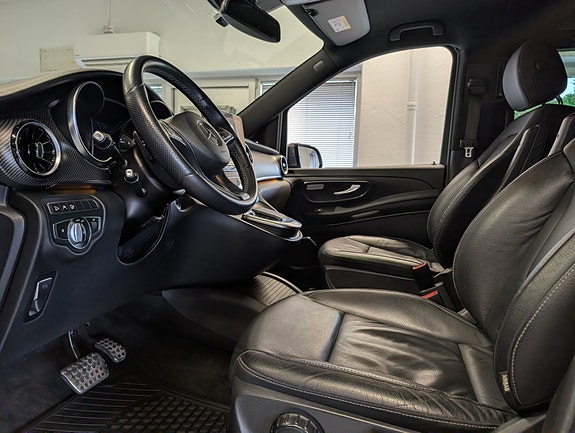 Mercedes-Benz V300 d 18 of 30