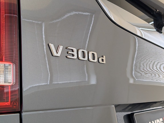 Mercedes-Benz V300 d 17 of 30
