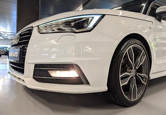 Audi A1 3 of 30