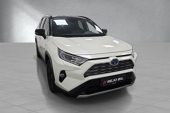 Toyota RAV4 3 of 5