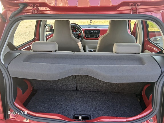 Volkswagen UP! 16 of 20