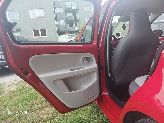 Volkswagen UP! 19 of 20