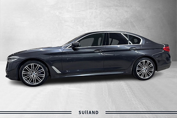 BMW 530e 2 of 5