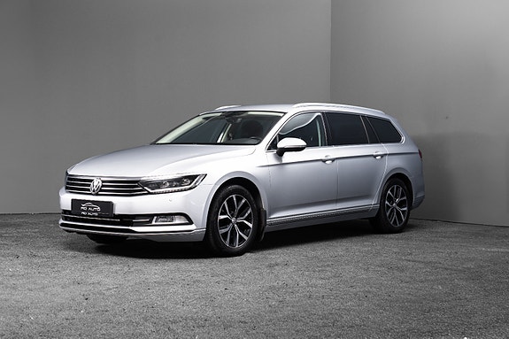 Volkswagen Passat 2 of 5