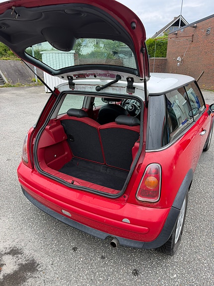 MINI Cooper 5 of 5