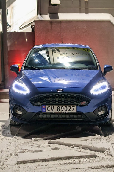 Ford Fiesta 2 of 5