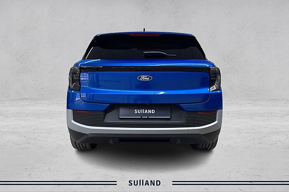 Ford Explorer 4 of 5