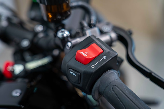 Yamaha XSR900 - kun gått 35 milometer, med varmeholker, kneepads, tanpad og kort skiltbrakett 14 of 16