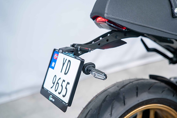 Yamaha XSR900 - kun gått 35 milometer, med varmeholker, kneepads, tanpad og kort skiltbrakett 7 of 16