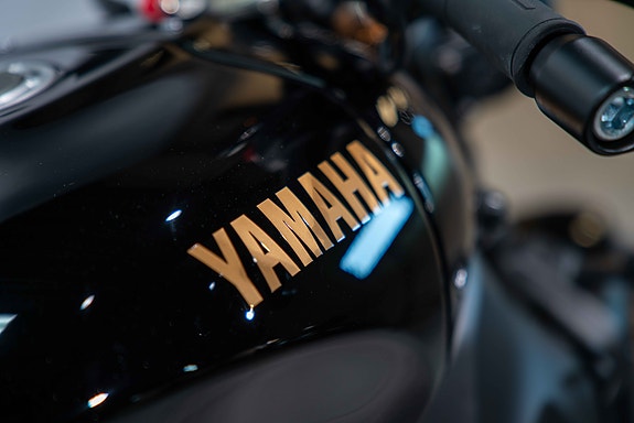Yamaha XSR900 - kun gått 35 milometer, med varmeholker, kneepads, tanpad og kort skiltbrakett 11 of 16