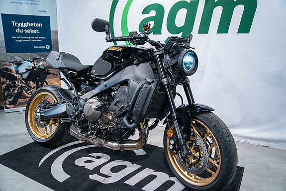 Yamaha XSR900 - kun gått 35 milometer, med varmeholker, kneepads, tanpad og kort skiltbrakett 2 of 16