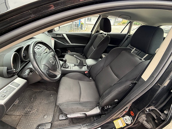 Mazda 3 25 of 25