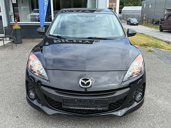 Mazda 3 4 of 5