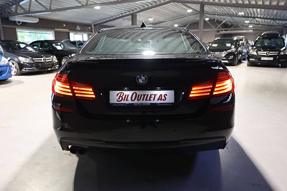 BMW 520d 4 of 5