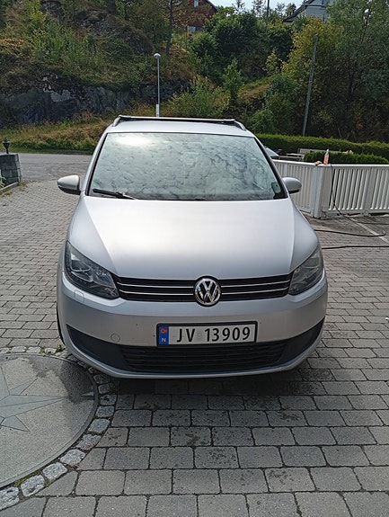 Volkswagen Touran 3 of 5