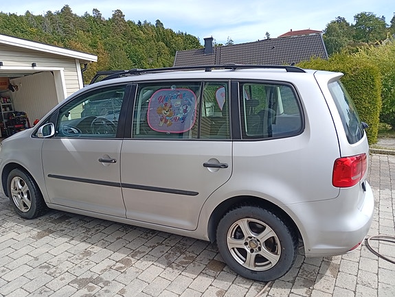 Volkswagen Touran 5 of 5