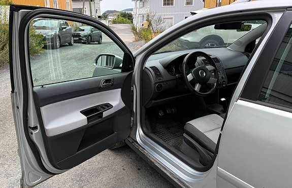 Volkswagen Polo Cross 10 of 27