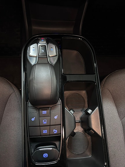 Hyundai IONIQ 9 of 12