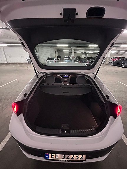 Hyundai IONIQ 4 of 12