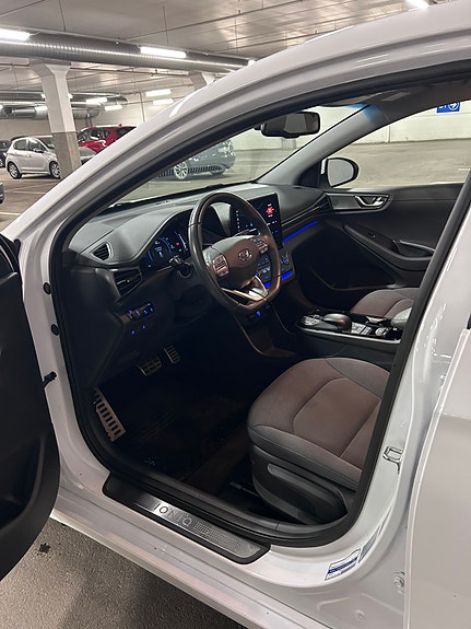 Hyundai IONIQ 7 of 12